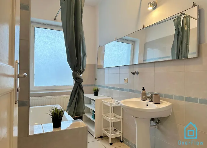 Beige -15 Minutes To Old Town & Seaside *